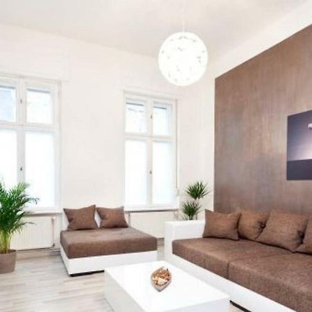 The Hidden Pearl Apartment Berlin Bagian luar foto